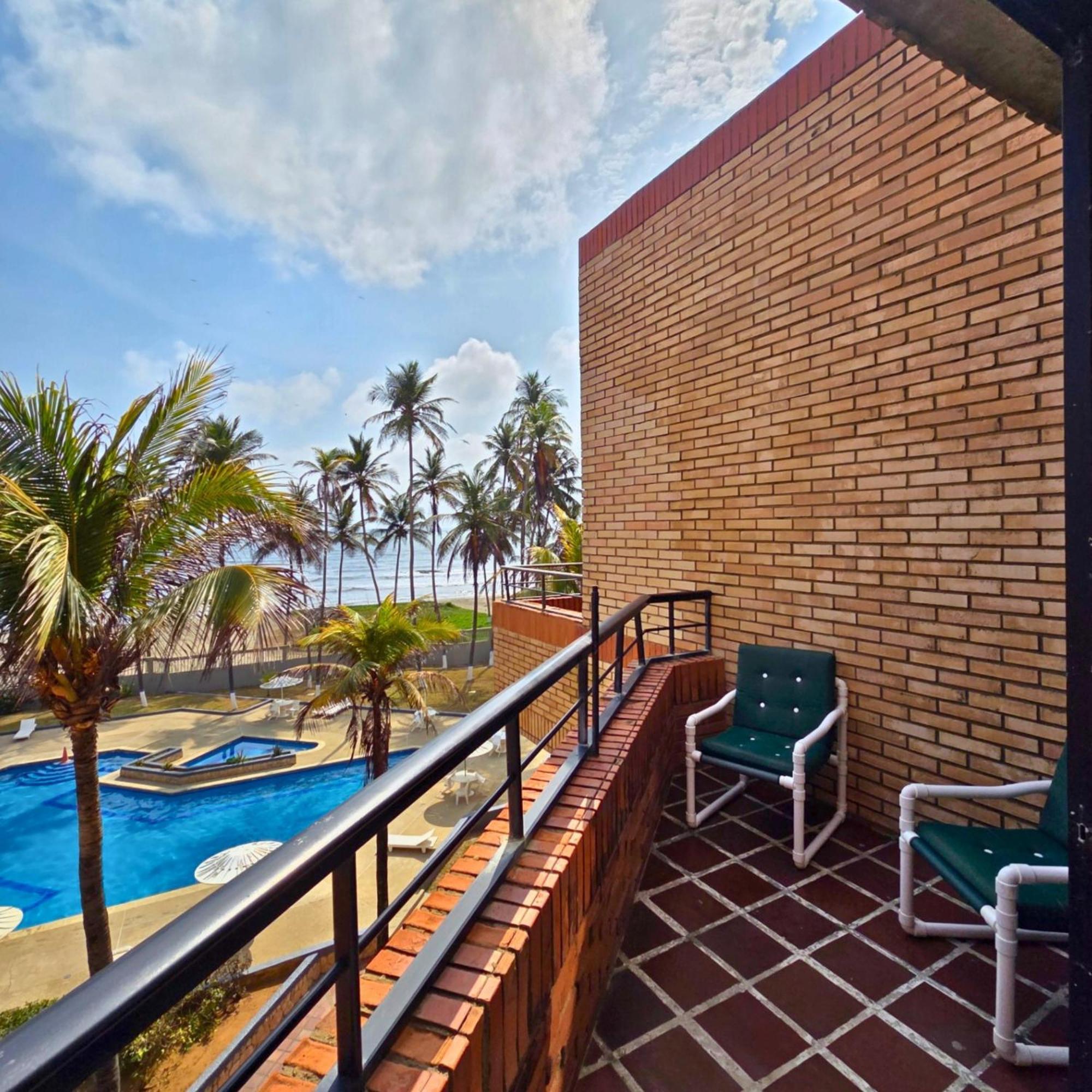 Tucacas, Frente Al Mar, Balcon, Piscina Y Playa Privada Daire Dış mekan fotoğraf