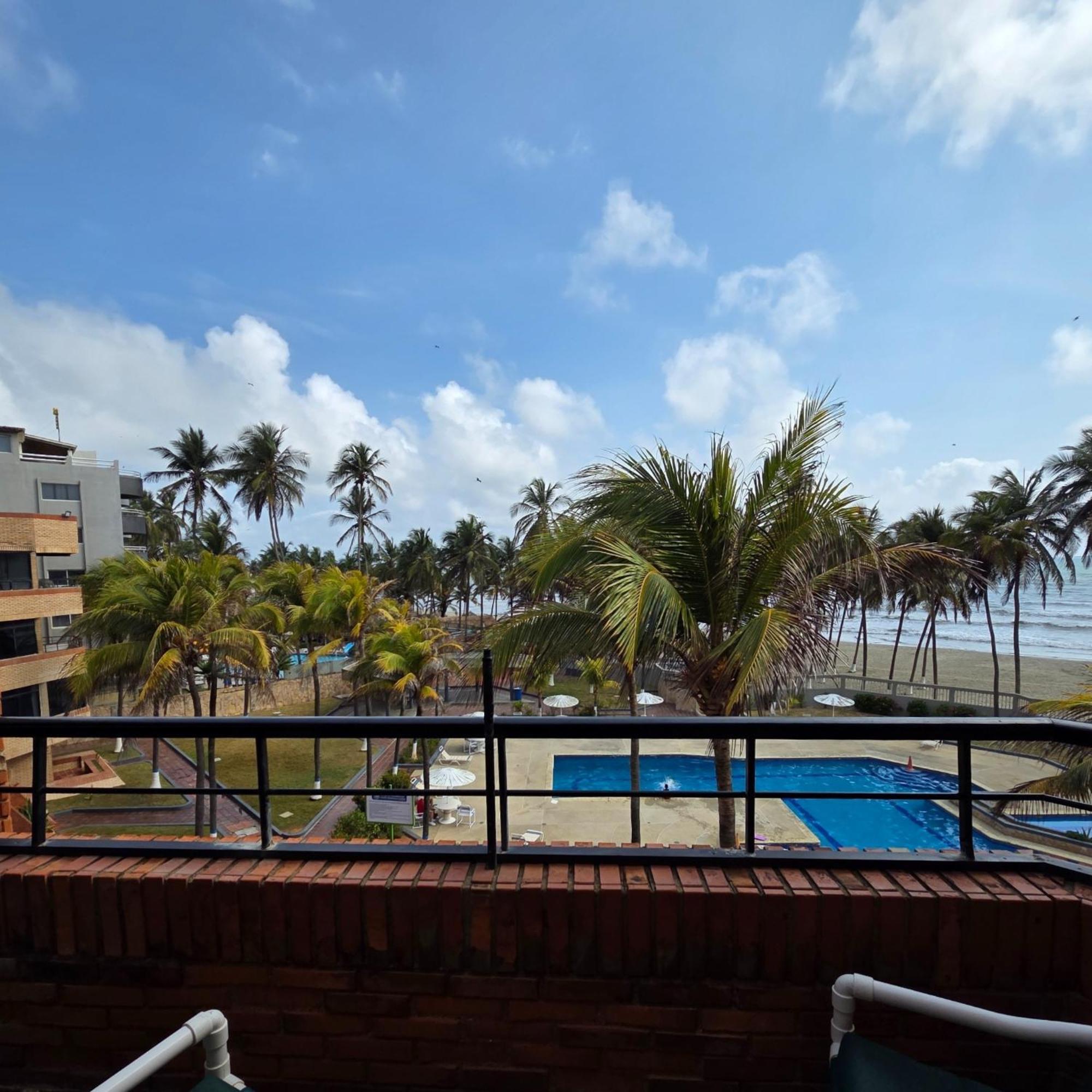 Tucacas, Frente Al Mar, Balcon, Piscina Y Playa Privada Daire Dış mekan fotoğraf