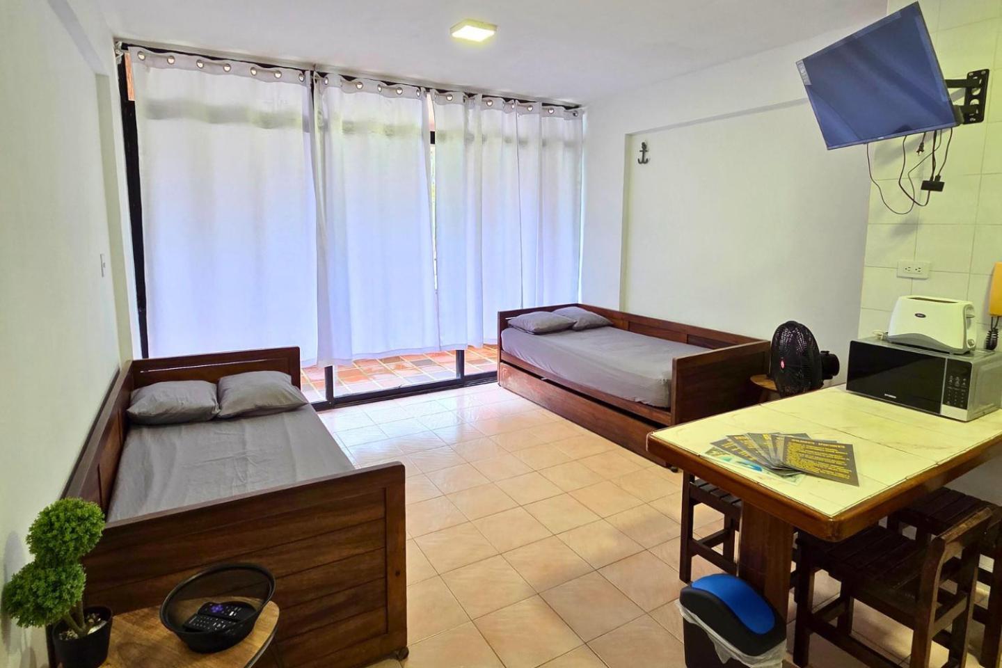 Tucacas, Frente Al Mar, Balcon, Piscina Y Playa Privada Daire Dış mekan fotoğraf