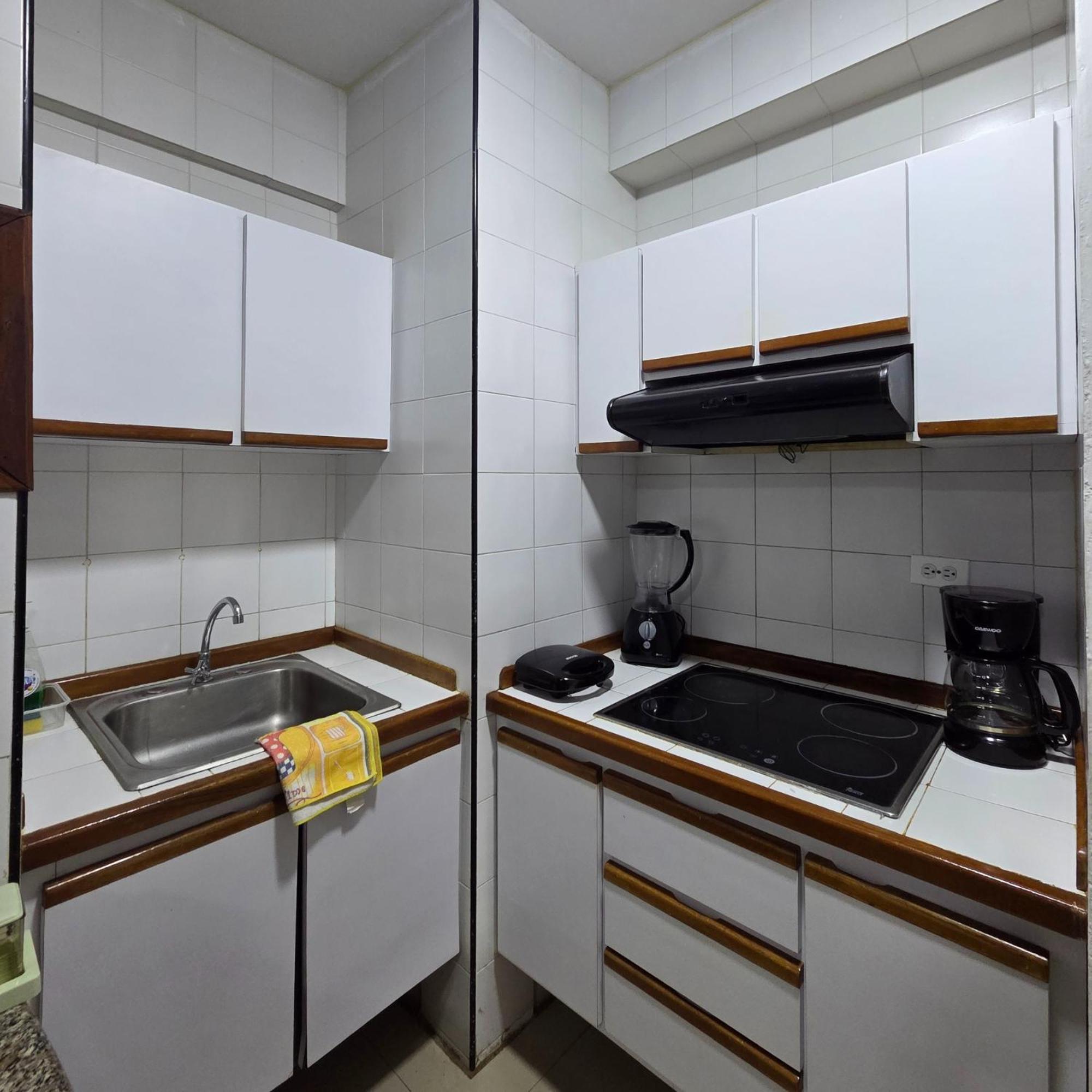 Tucacas, Frente Al Mar, Balcon, Piscina Y Playa Privada Daire Dış mekan fotoğraf