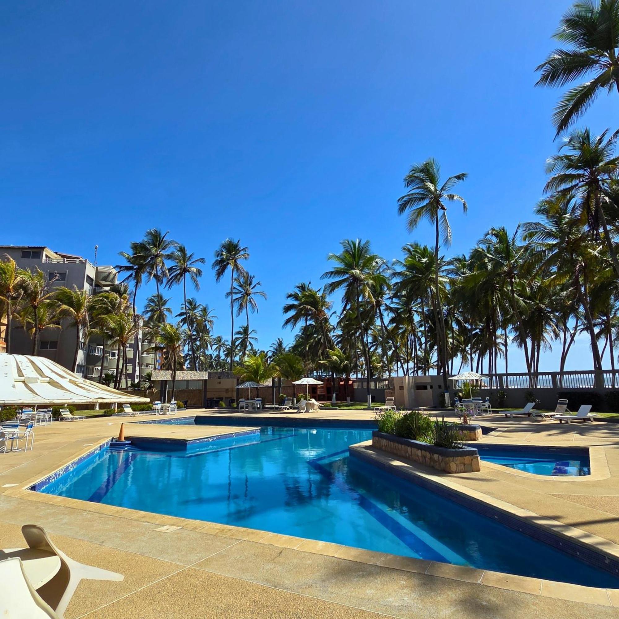 Tucacas, Frente Al Mar, Balcon, Piscina Y Playa Privada Daire Dış mekan fotoğraf